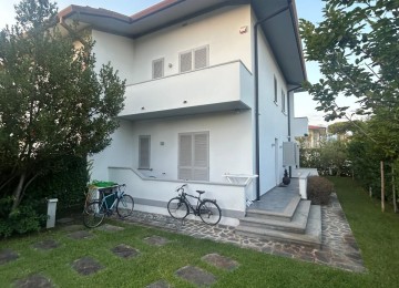 Villa bifamiliare ristrutturat