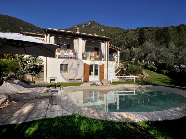 Riferimento CAMMB123 - Casale in Vendita a Montebello