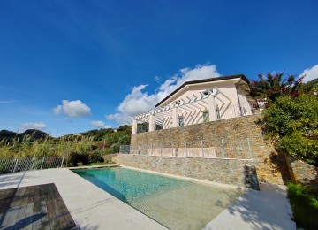 Prima collina vista mare