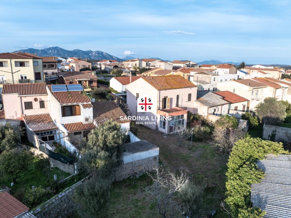 Casa indipendente con giardino