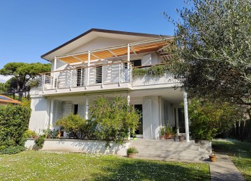 Nostra esclusiva di vendita