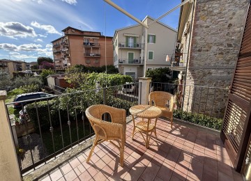 Trilocale a suvereto con posto