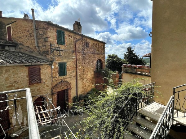 Reference CS542 - Town House for Sale in Castelmuzio