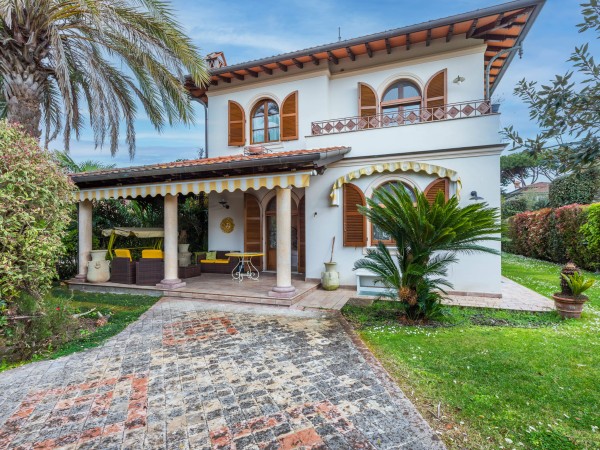 Villa Singola in vendita, Forte dei Marmi, Vittoria Apuana 