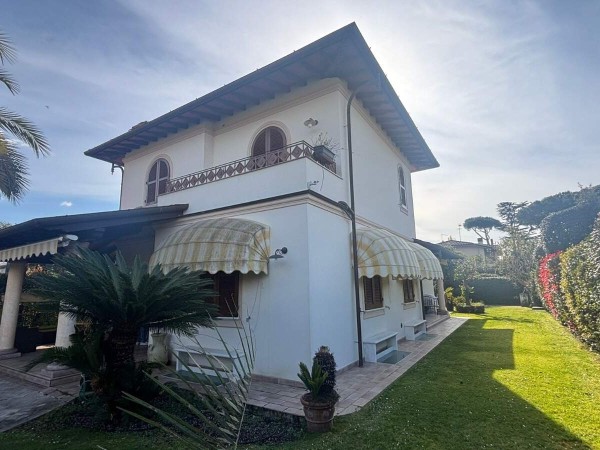 Villa Singola in vendita, Forte dei Marmi, Vittoria Apuana 