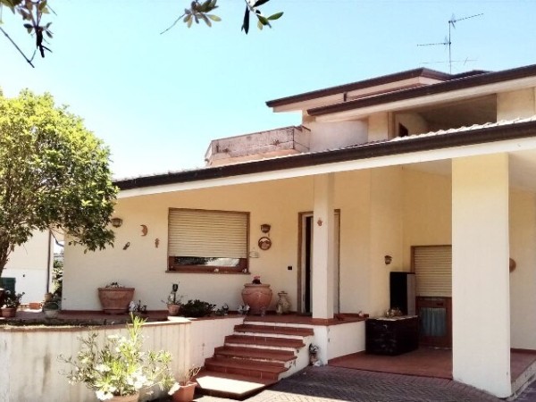 Riferimento H2026 - Villa in Vendita a Massarosa