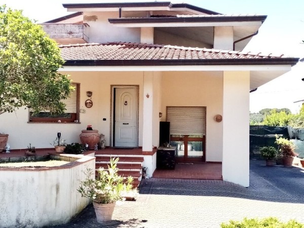 Rif. H2026 - villa in vendita a Massarosa | Foto 2
