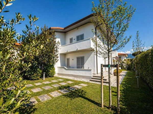 Villa Bifamiliare in vendita, Pietrasanta, Marina di Pietrasanta 
