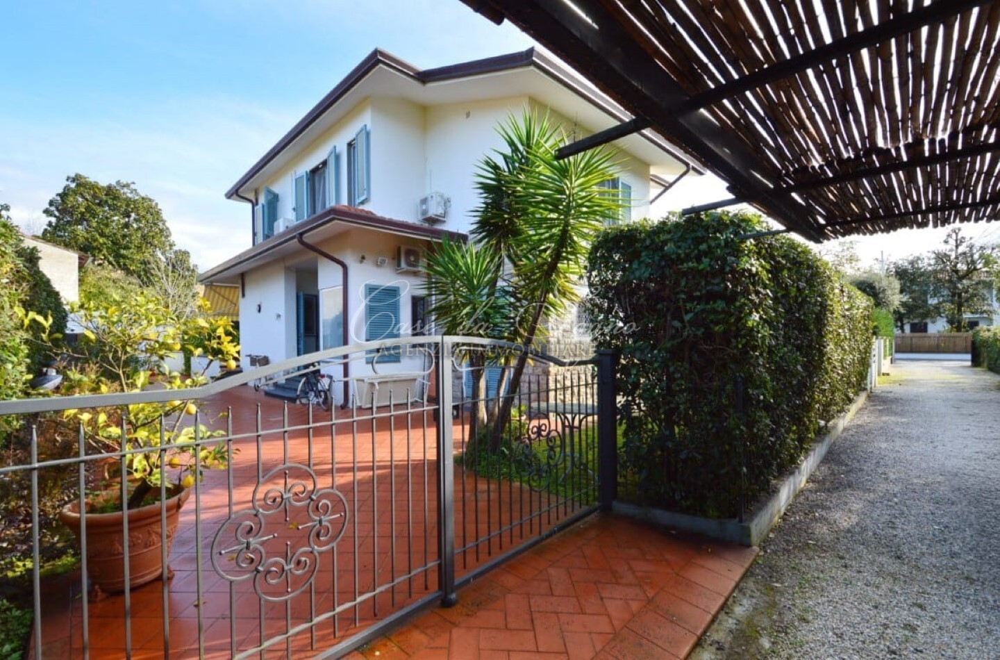 625 - cover Villa floreal