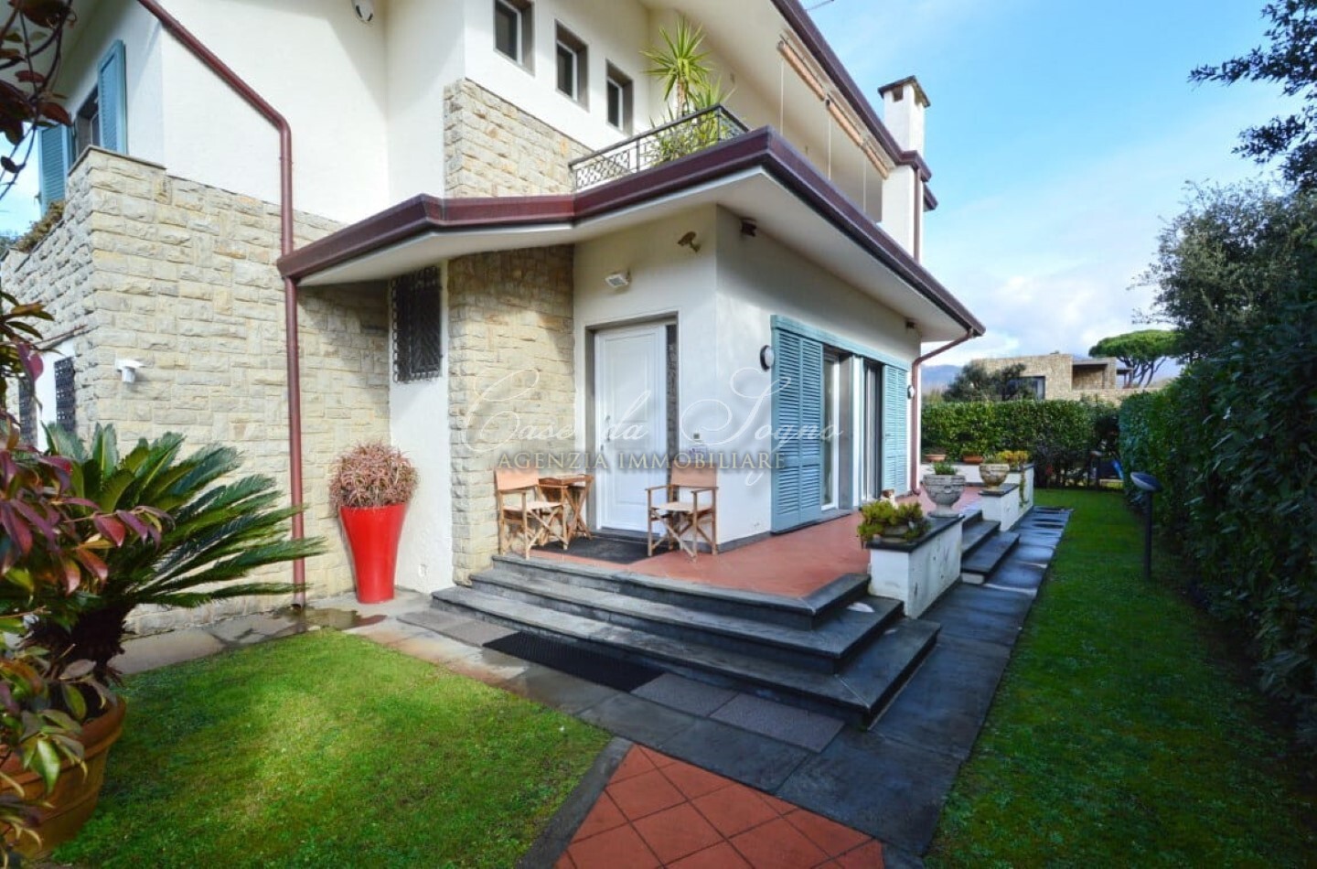 625 - cover Villa floreal