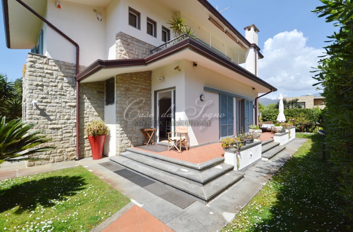 625 - cover Villa floreal
