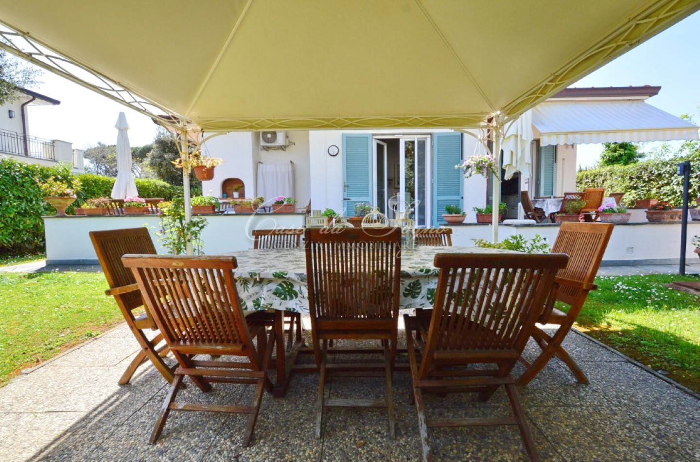 625 - cover Villa floreal