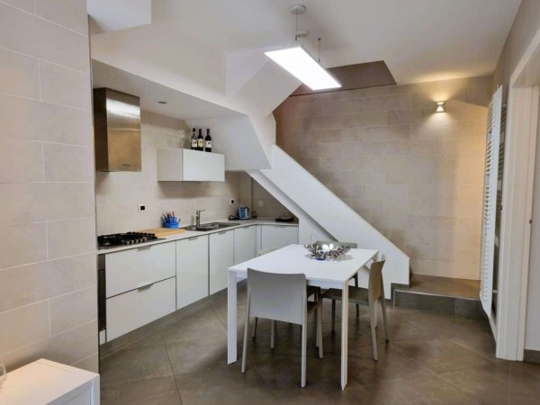 Marina Di Massa - Vendesi Vill