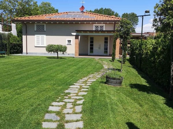 Villa Singola in affitto, Forte dei Marmi, Vittoria Apuana 