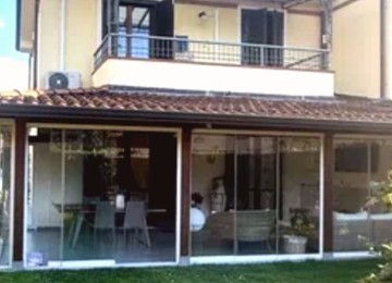 Villetta a schiera con giardin