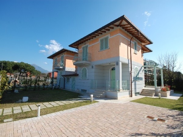 >Foto Anteprima WA 15593 - Villa Bifamiliare in Vendita a Marina Di Pietrasanta