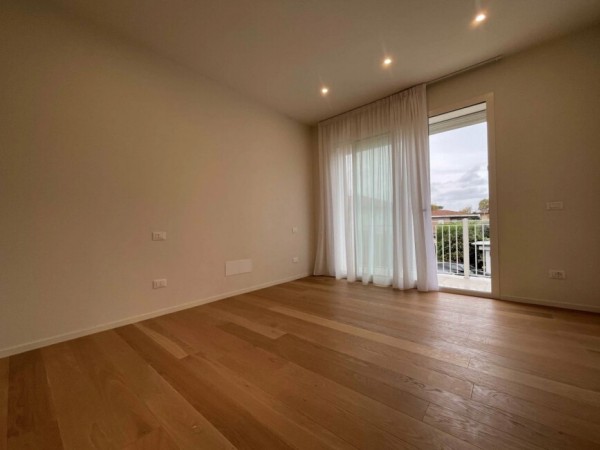 Riferimento SV111 - villa in Buying And Selling in Pietrasanta