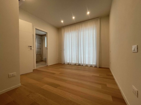 Riferimento SV111 - villa in Buying And Selling in Pietrasanta