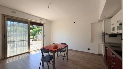 Appartamento Indipendentein Vendita, Ventimiglia - Latte - Centrale - Riferimento: v126