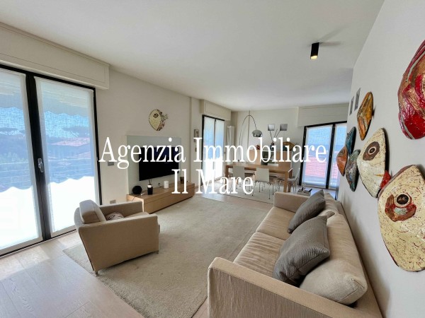 Riferimento 530 - Attico in Vendita a Marina Di Pietrasanta
