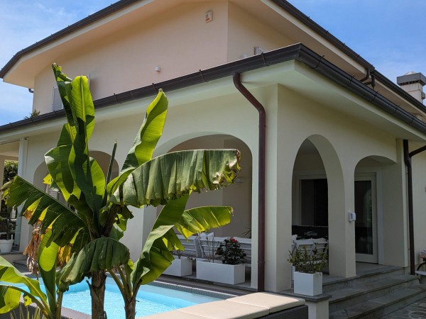 Elegante villa con giardino e 
