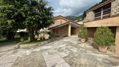 Casa Indipendentein Affitto, Ventimiglia - Latte - Riferimento: a352