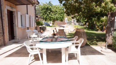 Casa Indipendentein Affitto, Ventimiglia - Latte - Riferimento: a352