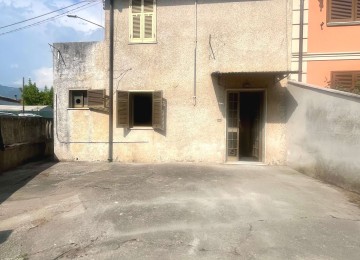 Casa semi indipendente con res