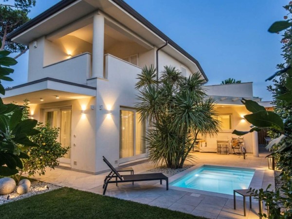 Villa Singola in vendita, Forte dei Marmi, Vittoria Apuana 
