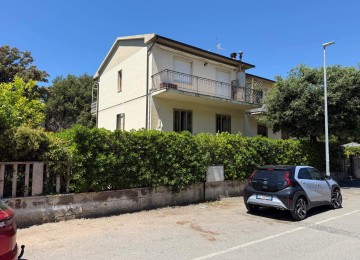 3 locali con bagno in zona con
