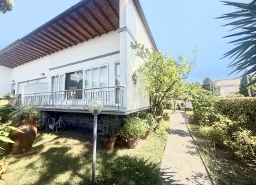 Villa bifamiliare vicino al ma