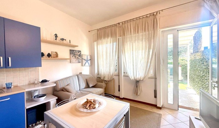 Riferimento L600 - Appartamento Indipendente in Vendita a Lido Di Camaiore