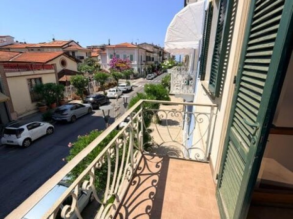 Appartamento in Villa in vendita, Viareggio 