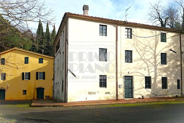 Country House For Sale In Capa