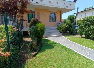 Porzione di trifamiliare con g
