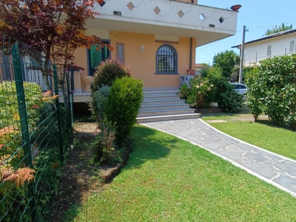 Porzione di trifamiliare con g