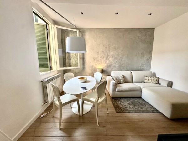 ELEGANTE APPARTAMENTO RISTRUTT