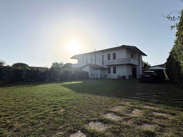 Villa Bifamiliare in vendita, Forte dei Marmi 