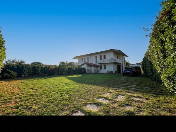Villa Bifamiliare in vendita, Forte dei Marmi 