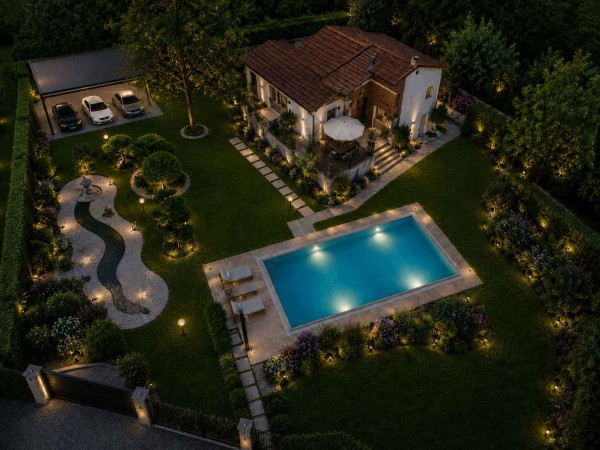 Riferimento 568 - Villa in Vendita a Marina Di Pietrasanta