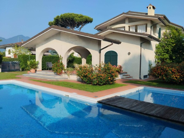 Villa con Piscina in affitto, Forte dei Marmi, Vaiana 