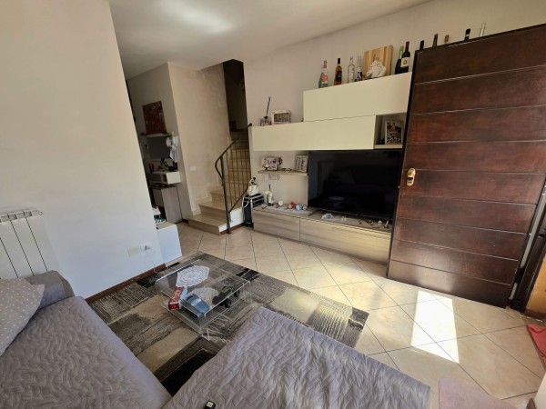 Villetta a Schiera Capotesta i