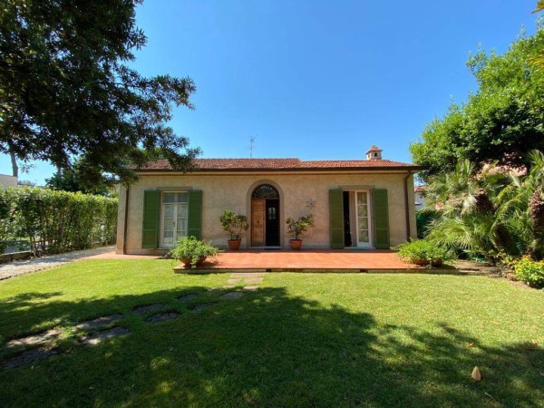 Villa Singola in affitto, Forte dei Marmi, Vittoria Apuana 