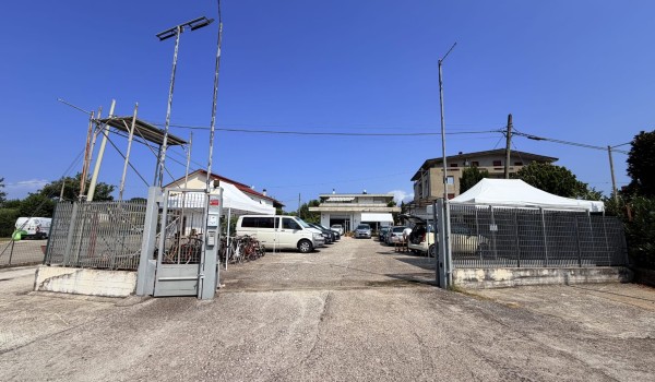 Locale Commerciale in vendita, pignataro interamna 