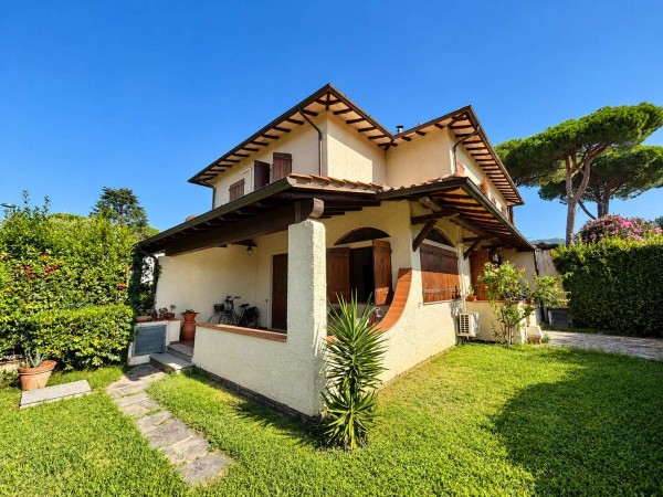 Porzione di Villa in vendita, Forte dei Marmi, Vittoria Apuana 