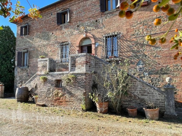 Reference VC563 - Farmstead for Sale in Sinalunga