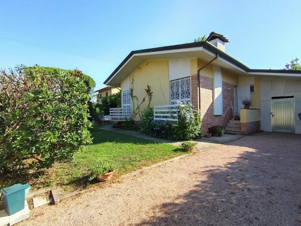 >Foto Anteprima LT 635 Villino Magnolia - Villetta in Affitto a Forte Dei Marmi