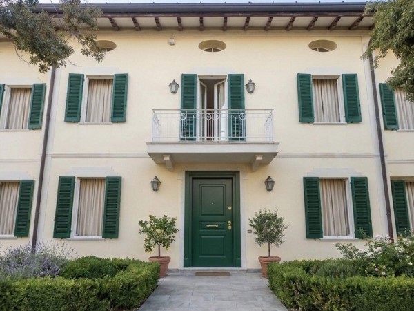 Villa Singola in vendita, Forte dei Marmi, Vittoria Apuana 