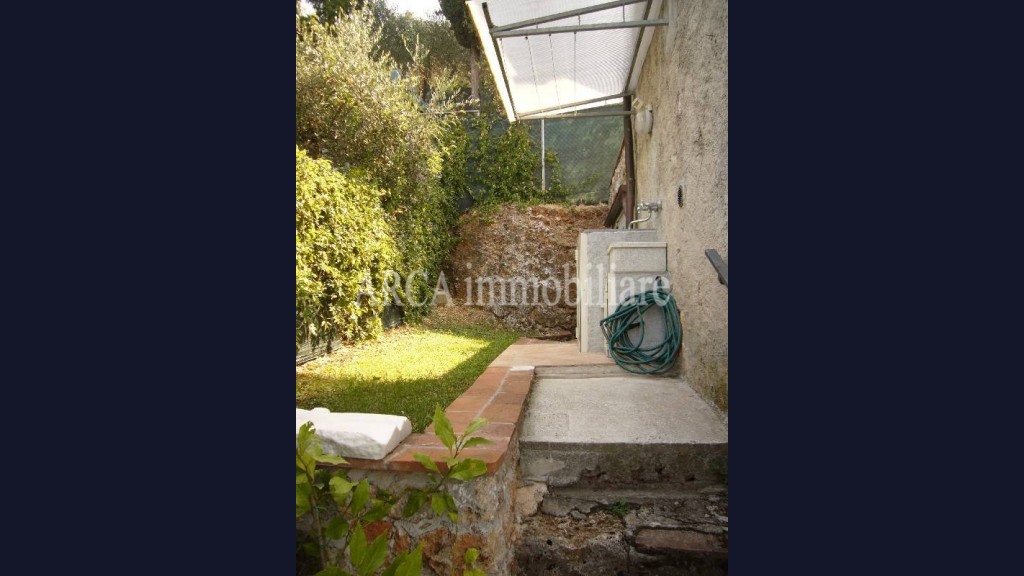 Casa Semi Indipendentein Vendita, Pietrasanta - Capezzano Monte - Collina - Riferimento: 1044