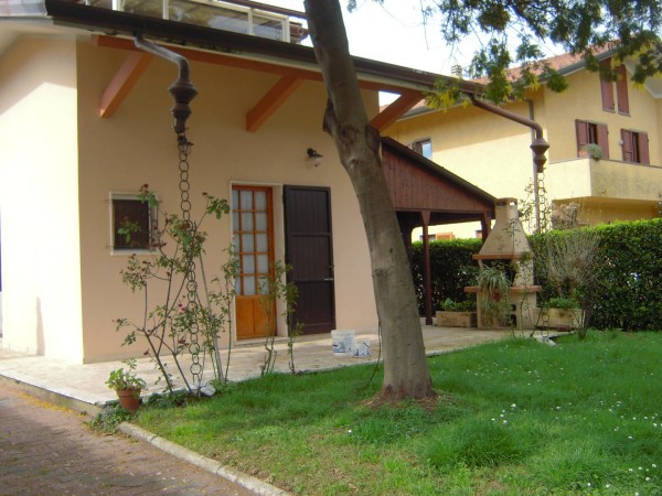 Detached Villa in rent, Forte dei Marmi, Vittoria Apuana 
